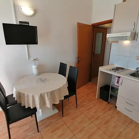 Apartment With Parking Space Igrane, Makarska - 24696